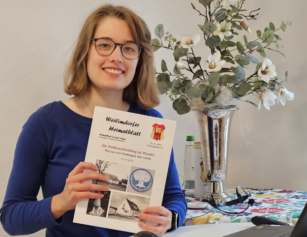 Lucia Arens stellte am 28. September 2025 bei der 21. Matinée des Weilimdorfer Heimatkreis das neue Heimatblatt Nr. 51 über den „Wolfbusch“ den 44 interessierten Besuchern vor.