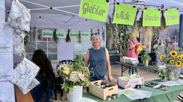 INES SCHOLZ, Heilpflanzenlehrerin.